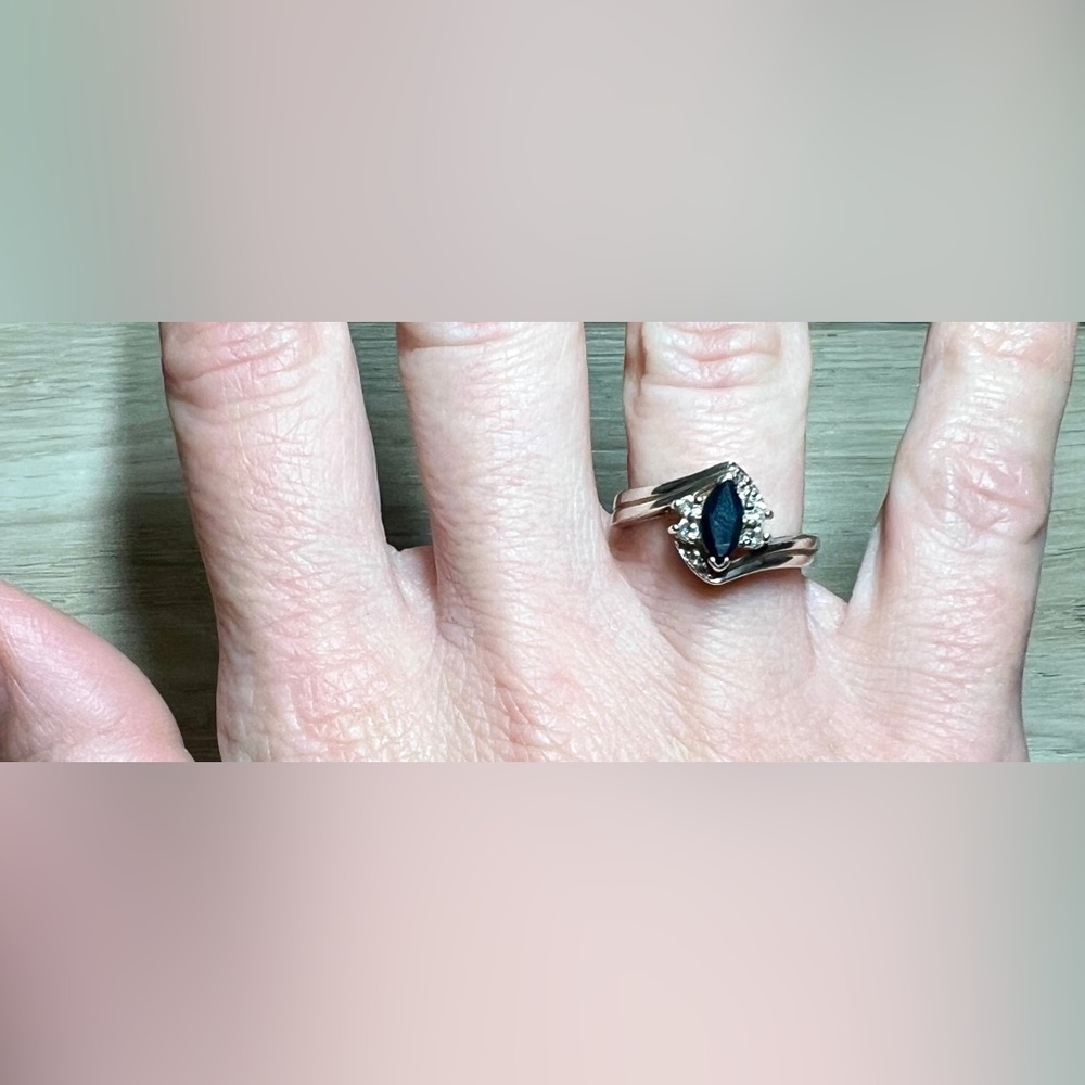 Vintage Designer Hallmarked Sterling Silver Sapphire & Diamond Ring, Size 7 - Picture 8 of 10